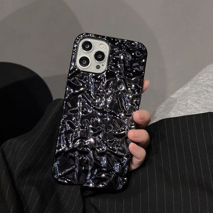 Coque iPhone en silicone effet froissé métallisé